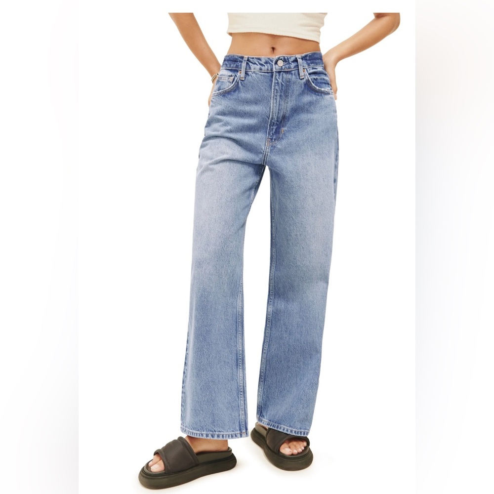 Reformation Wilder Jeans New with Tags size 26, too snug in me but very cute fit